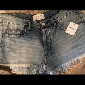 Super cute fit and color! Never out of style!